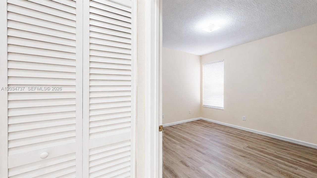 En Venta: $230,000 (2 camas, 2 baños, 1004 Pies cuadrados)