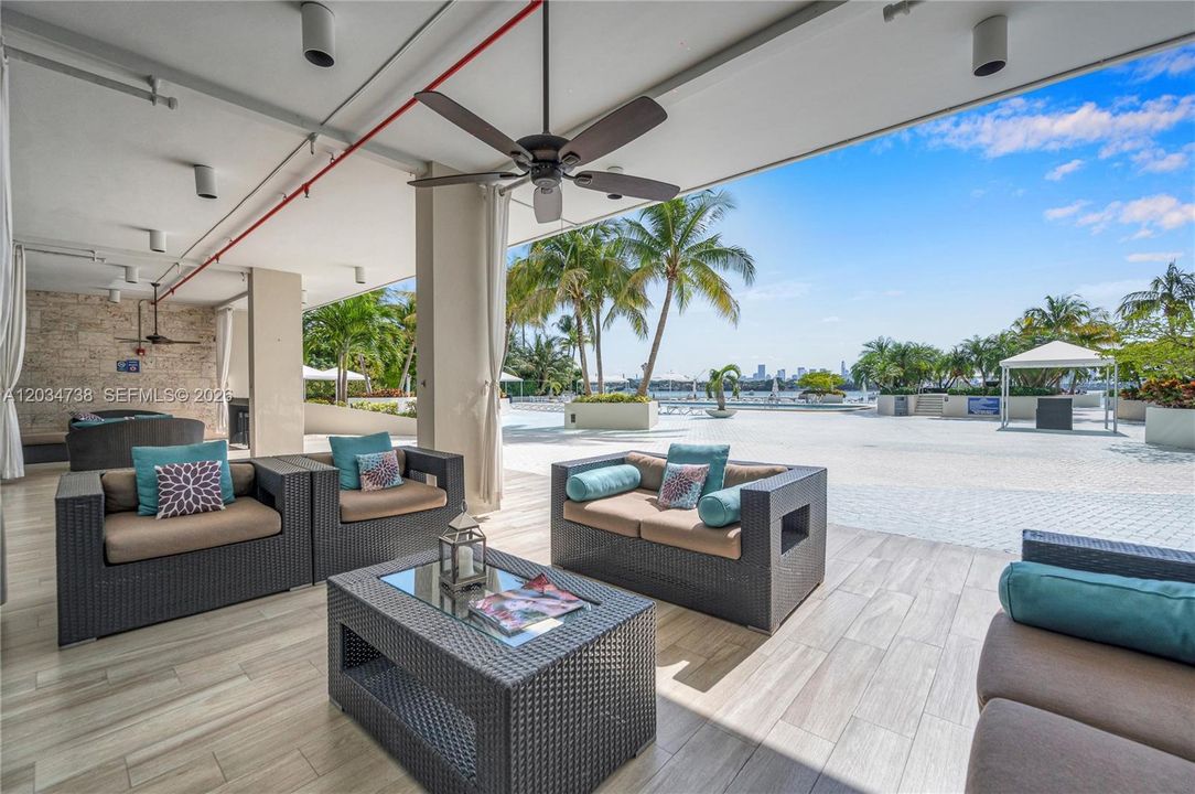 For Rent: $3,250 (1 beds, 1 baths, 837 Square Feet)