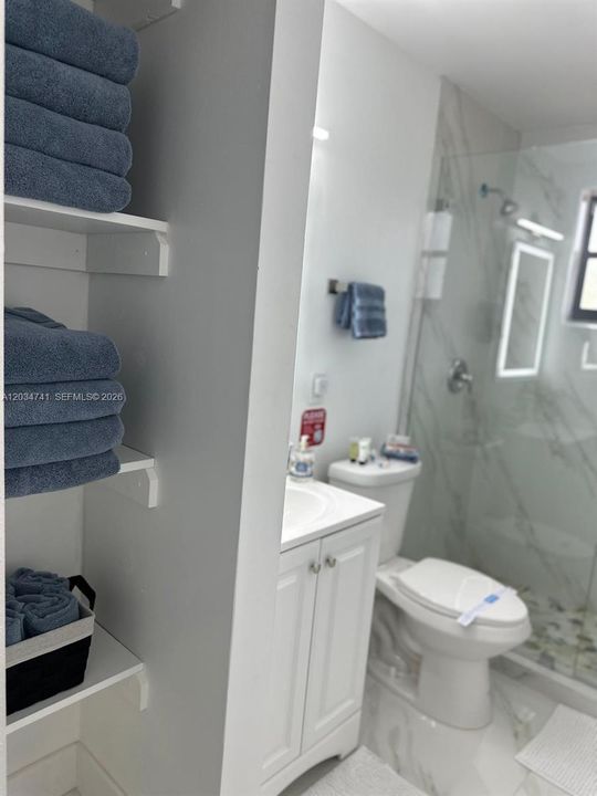 待售: $1,699,999 (5 贝兹, 4 浴室, 2052 平方英尺)