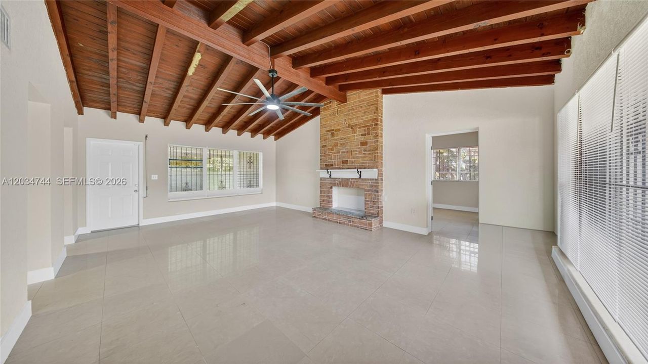 For Sale: $625,000 (5 beds, 4 baths, 1653 Square Feet)