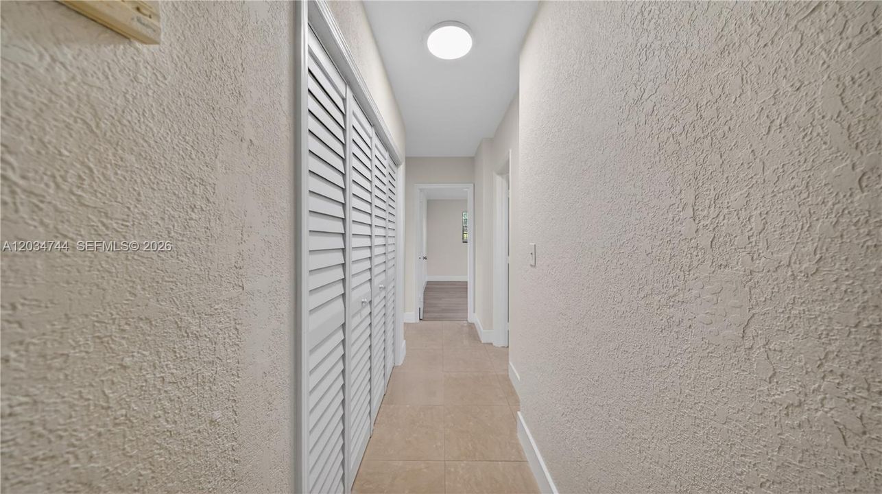 For Sale: $625,000 (5 beds, 4 baths, 1653 Square Feet)
