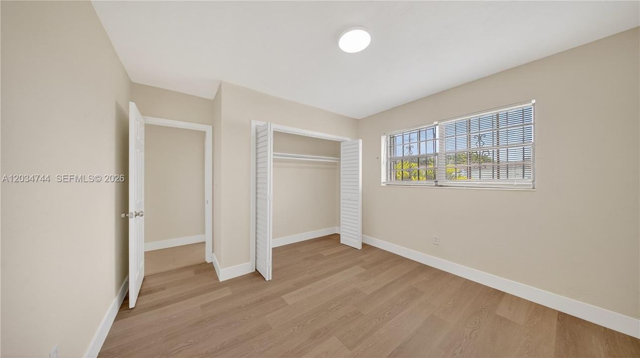 For Sale: $625,000 (5 beds, 4 baths, 1653 Square Feet)