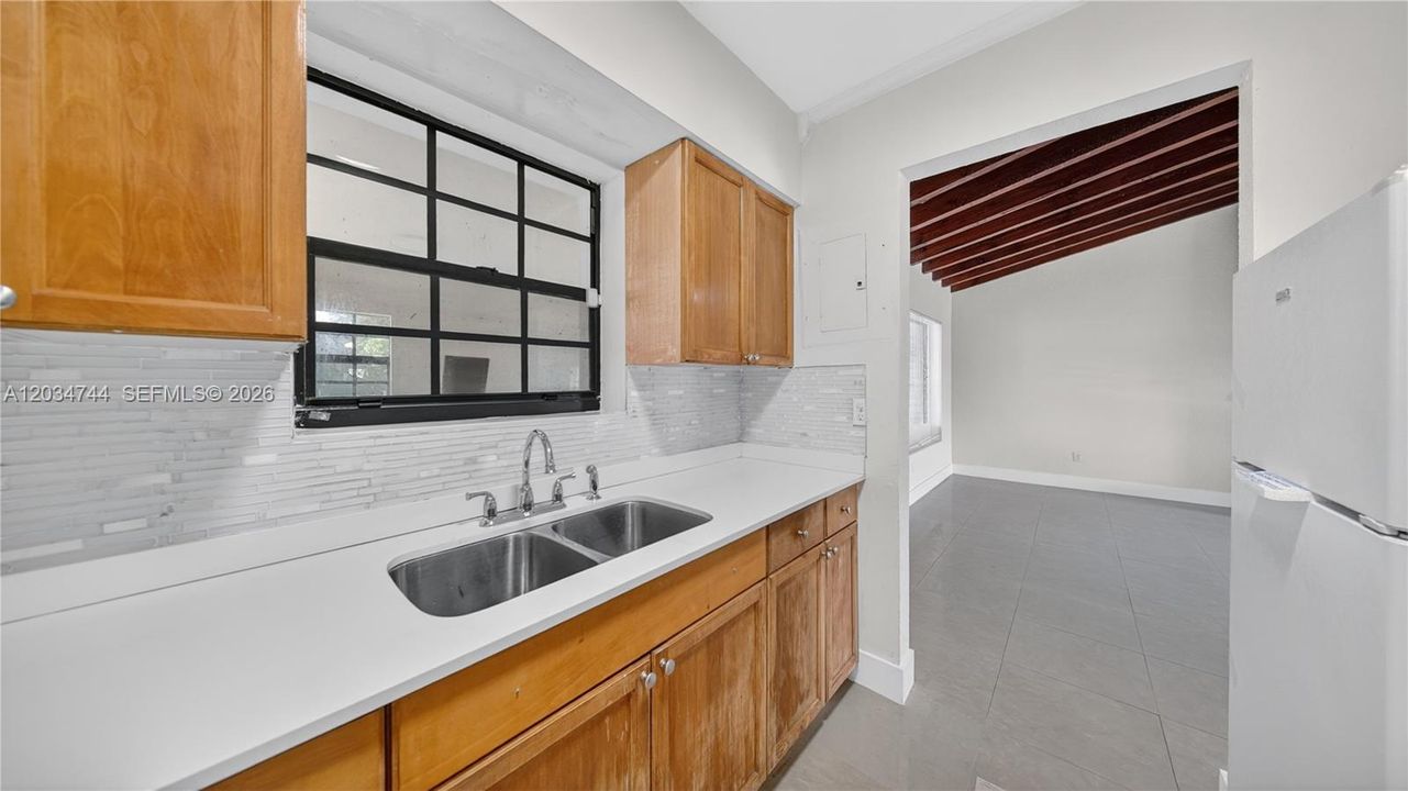 For Sale: $625,000 (5 beds, 4 baths, 1653 Square Feet)
