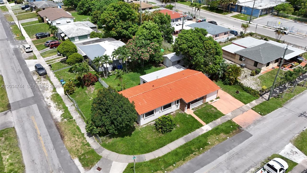 For Sale: $625,000 (5 beds, 4 baths, 1653 Square Feet)