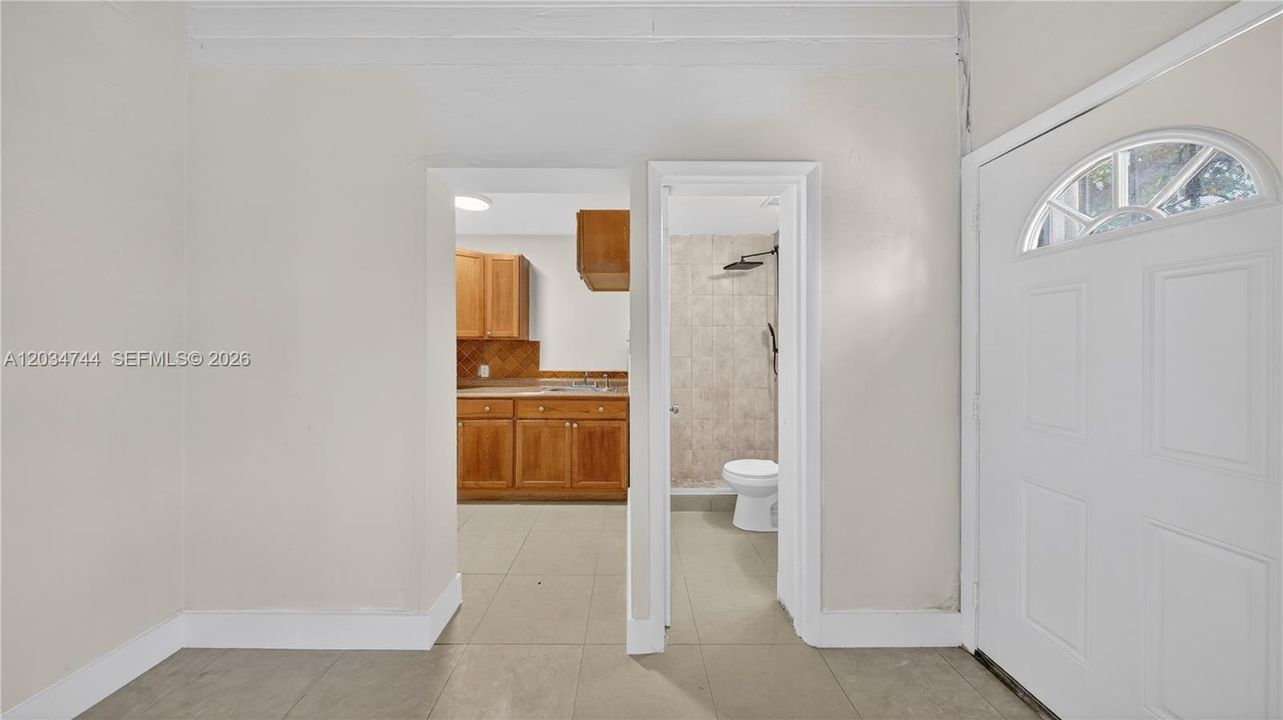 For Sale: $625,000 (5 beds, 4 baths, 1653 Square Feet)