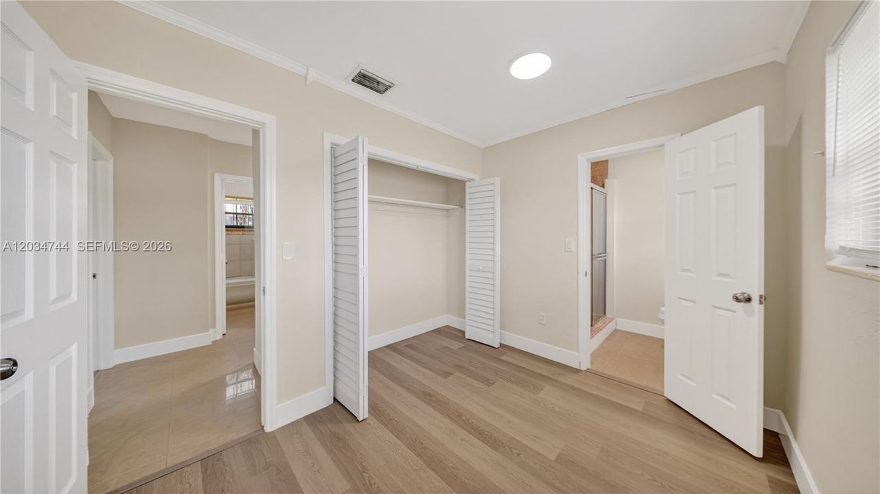 For Sale: $625,000 (5 beds, 4 baths, 1653 Square Feet)