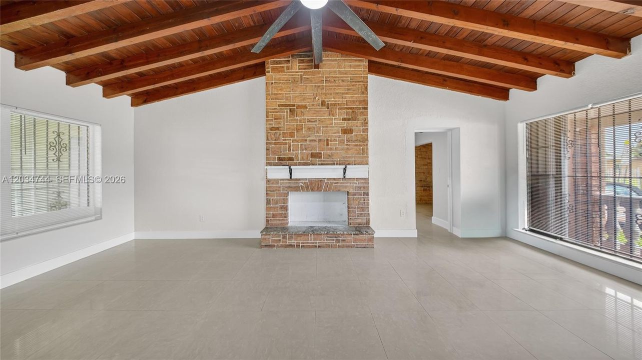 For Sale: $625,000 (5 beds, 4 baths, 1653 Square Feet)