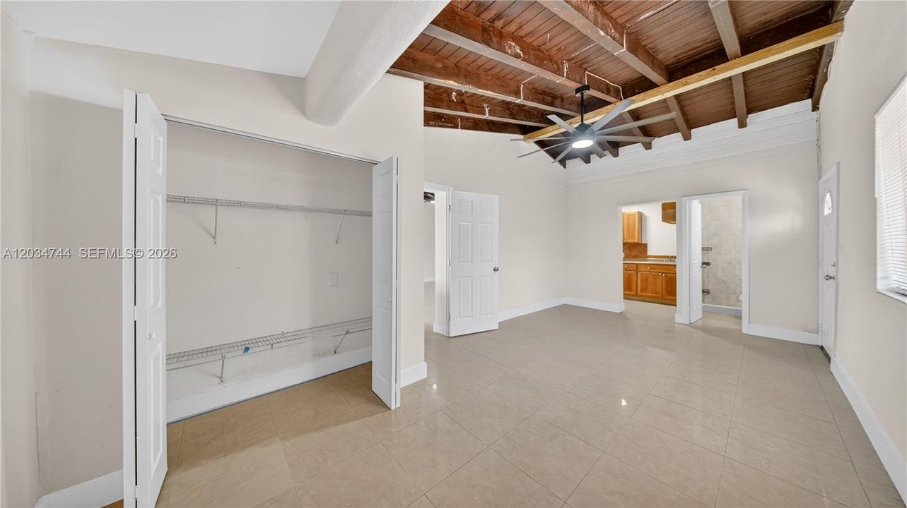 For Sale: $625,000 (5 beds, 4 baths, 1653 Square Feet)