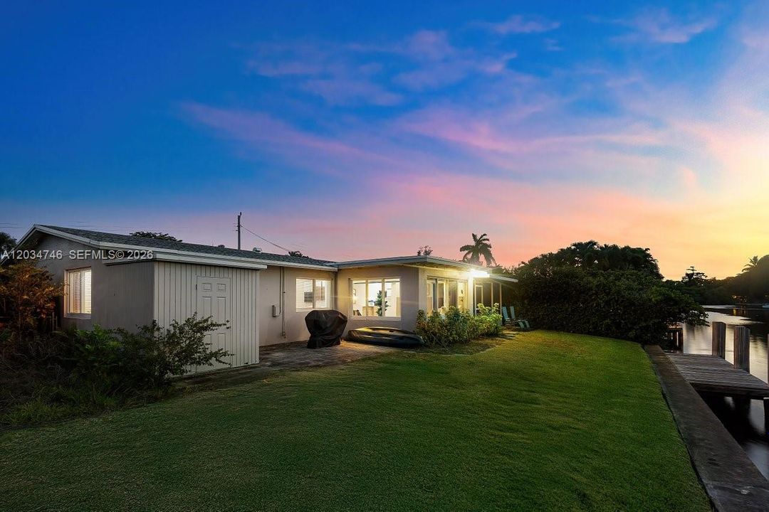 For Sale: $874,900 (3 beds, 2 baths, 1464 Square Feet)