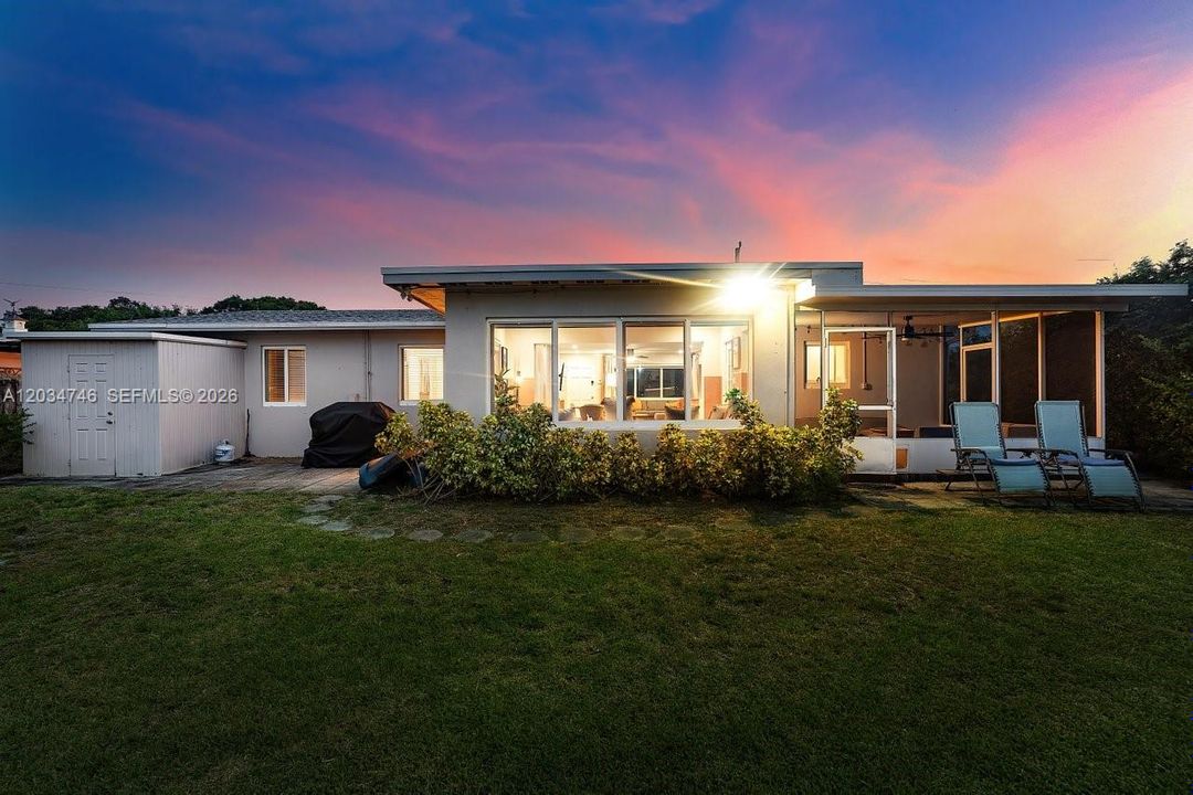 For Sale: $874,900 (3 beds, 2 baths, 1464 Square Feet)