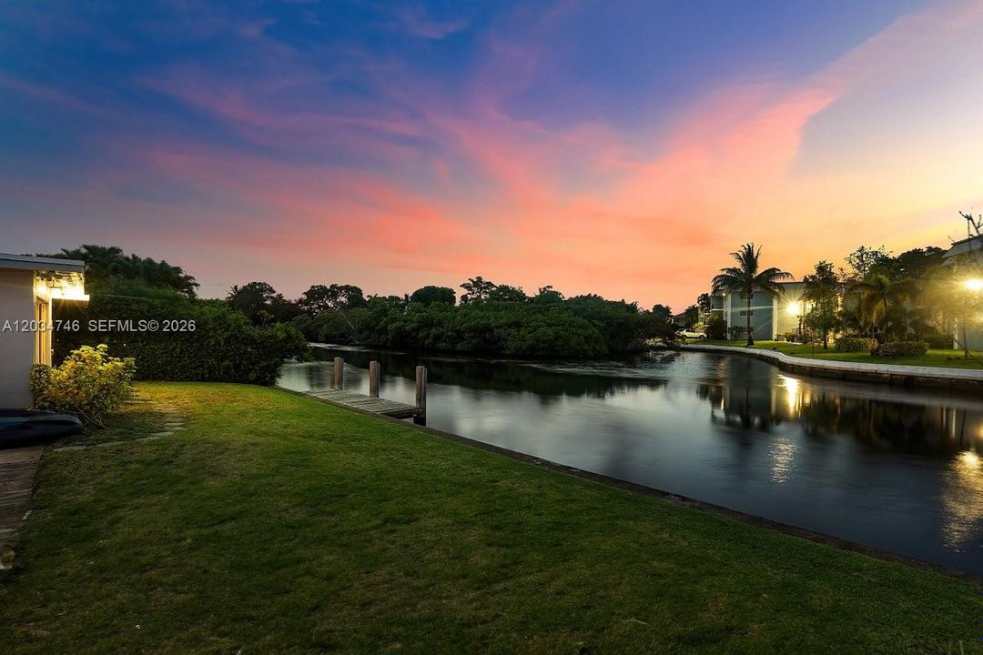 For Sale: $874,900 (3 beds, 2 baths, 1464 Square Feet)