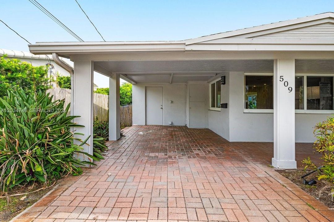 For Sale: $874,900 (3 beds, 2 baths, 1464 Square Feet)