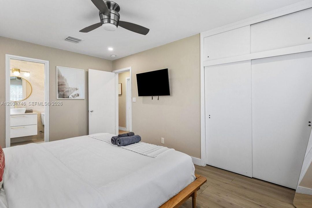 For Sale: $874,900 (3 beds, 2 baths, 1464 Square Feet)