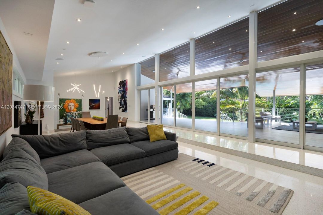 For Sale: $3,599,000 (4 beds, 3 baths, 4638 Square Feet)