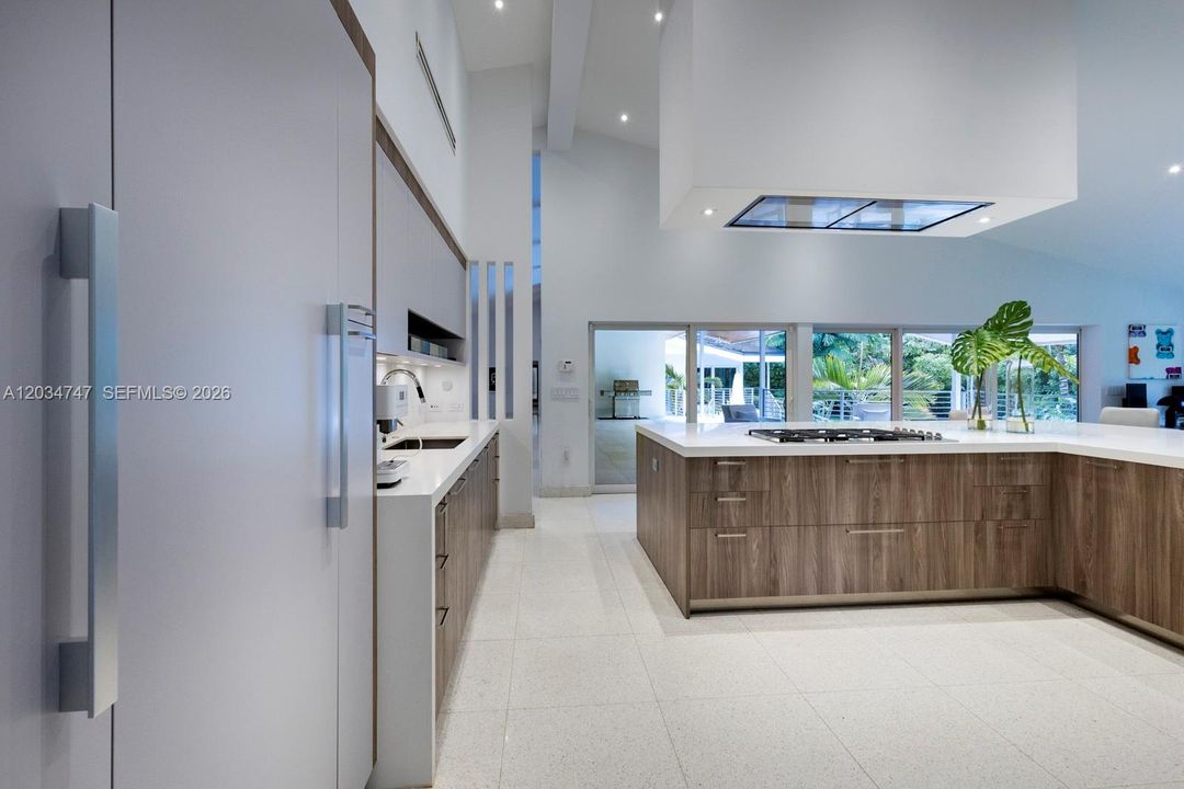 For Sale: $3,599,000 (4 beds, 3 baths, 4638 Square Feet)
