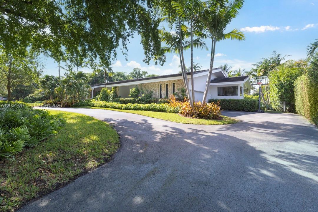 For Sale: $3,599,000 (4 beds, 3 baths, 4638 Square Feet)