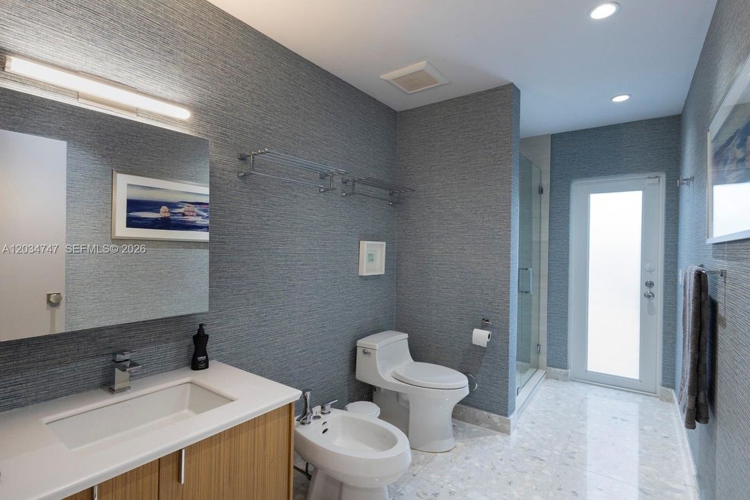 For Sale: $3,599,000 (4 beds, 3 baths, 4638 Square Feet)