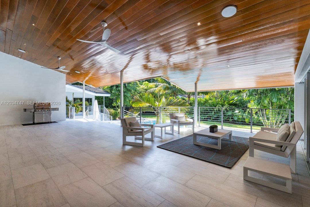For Sale: $3,599,000 (4 beds, 3 baths, 4638 Square Feet)