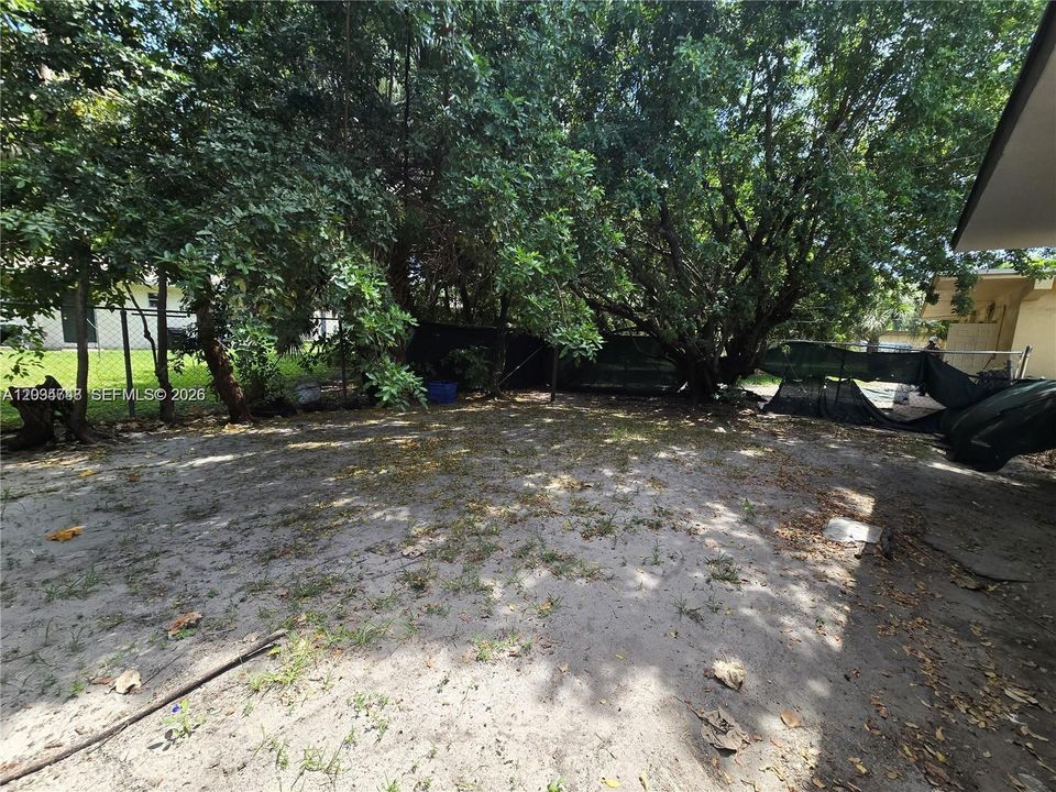 Activo con contrato: $220,000 (2 camas, 1 baños, 784 Pies cuadrados)