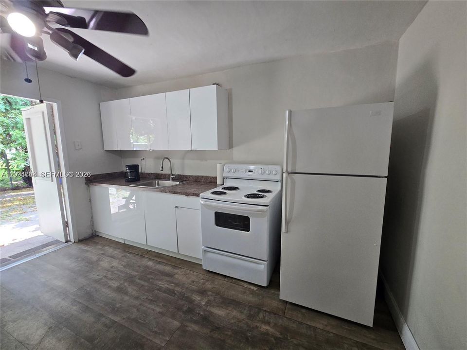 Activo con contrato: $220,000 (2 camas, 1 baños, 784 Pies cuadrados)