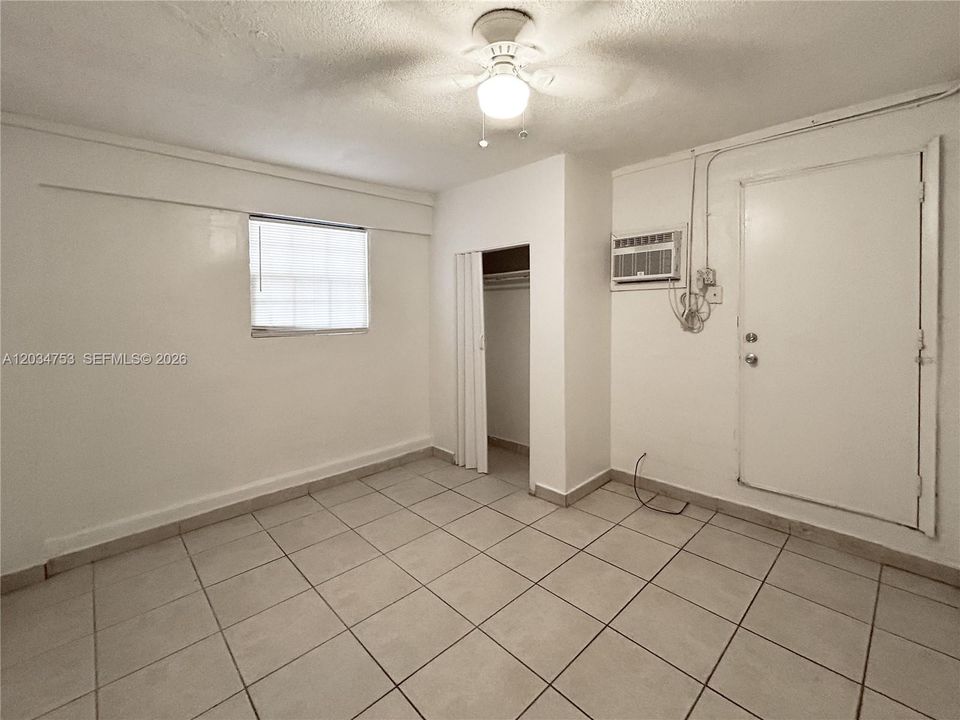 En Renta: $1,200 (0 camas, 1 baños, 210 Pies cuadrados)