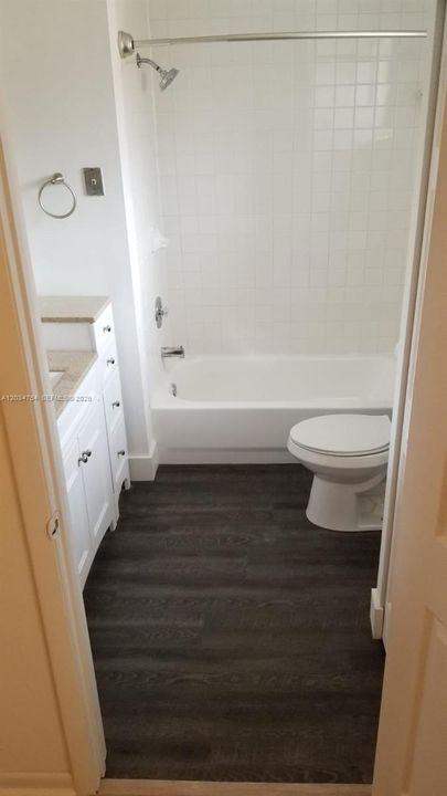 For Rent: $2,250 (2 beds, 2 baths, 990 Square Feet)