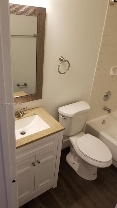 For Rent: $2,250 (2 beds, 2 baths, 990 Square Feet)