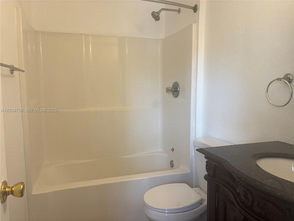 En Renta: $1,500 (0 camas, 1 baños, 1779 Pies cuadrados)