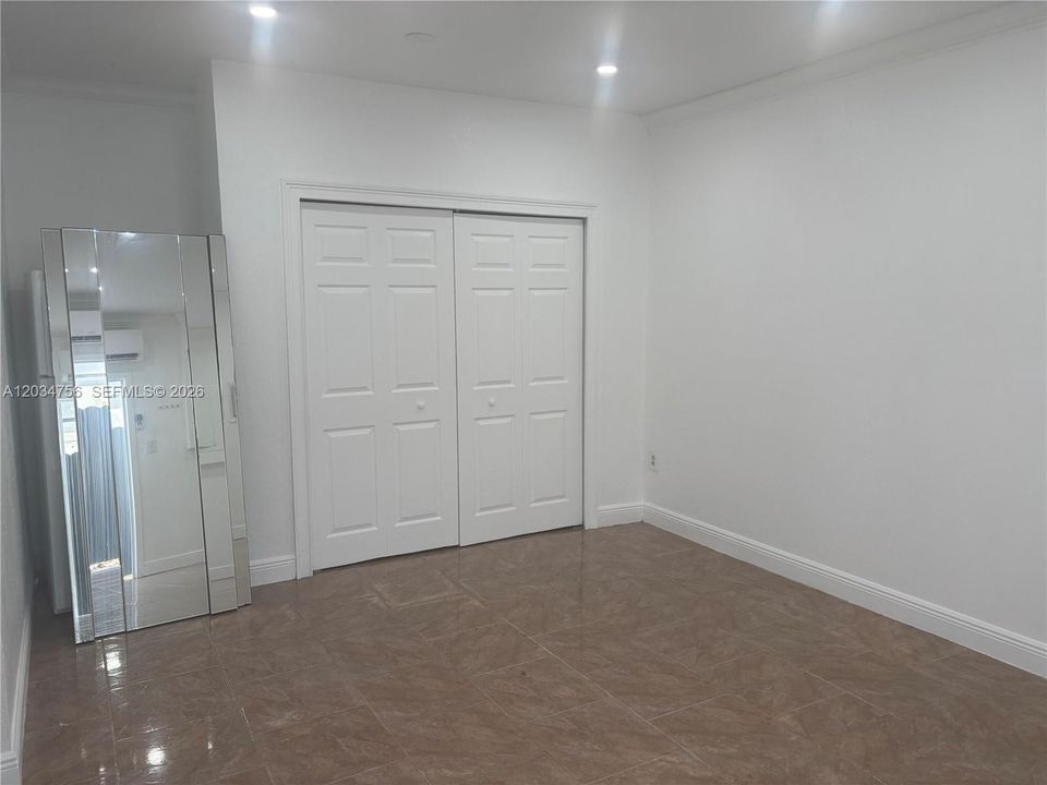 En Renta: $1,500 (0 camas, 1 baños, 1779 Pies cuadrados)