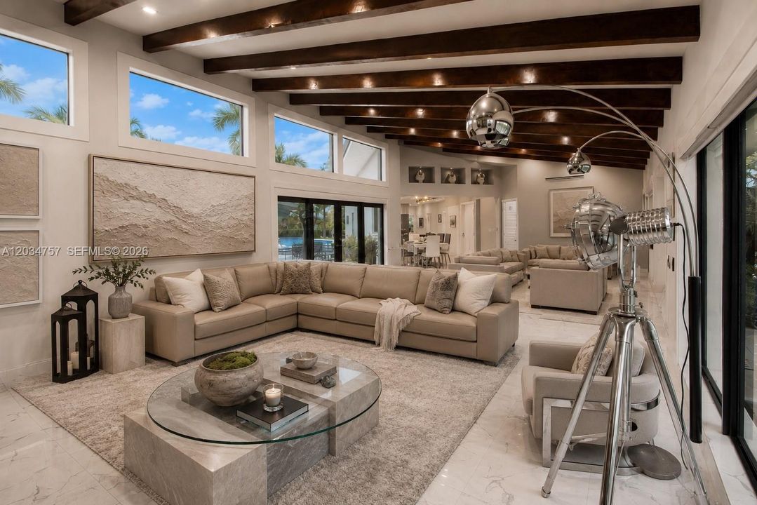 En Venta: $1,700,000 (5 camas, 3 baños, 2562 Pies cuadrados)