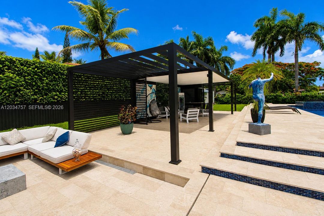 En Venta: $1,700,000 (5 camas, 3 baños, 2562 Pies cuadrados)