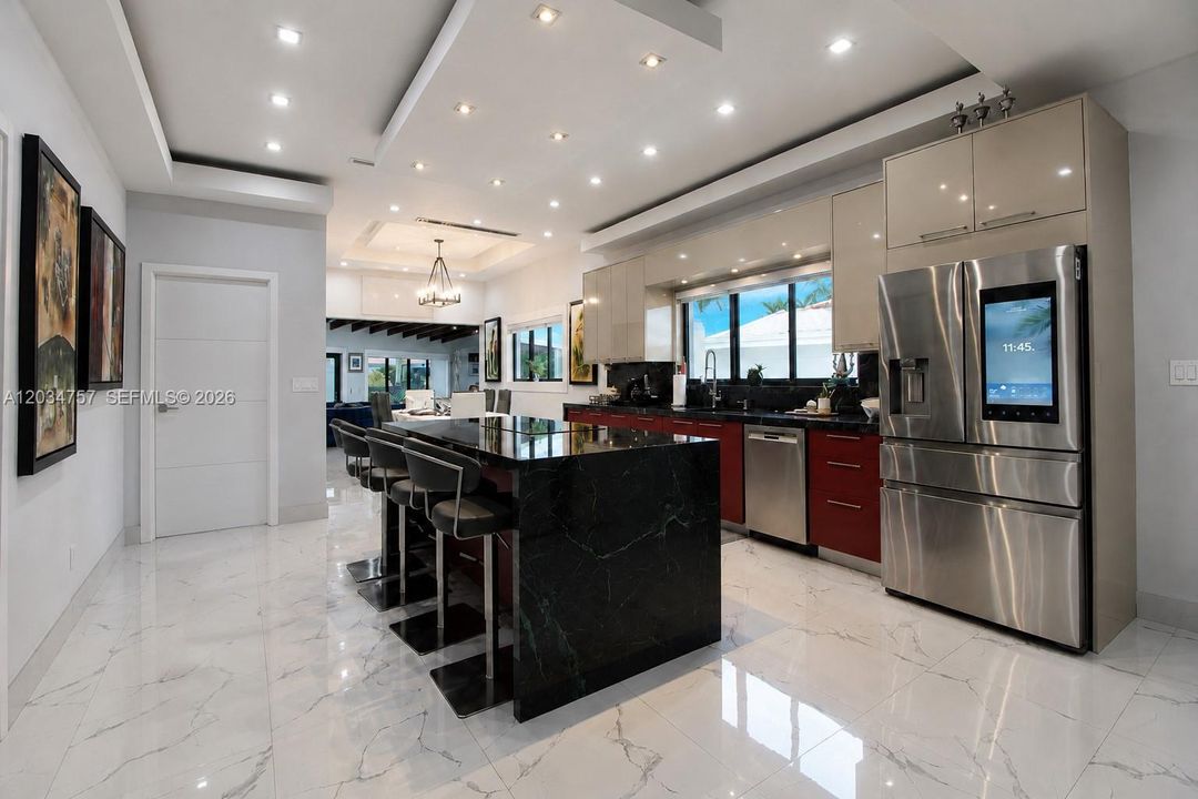 En Venta: $1,700,000 (5 camas, 3 baños, 2562 Pies cuadrados)
