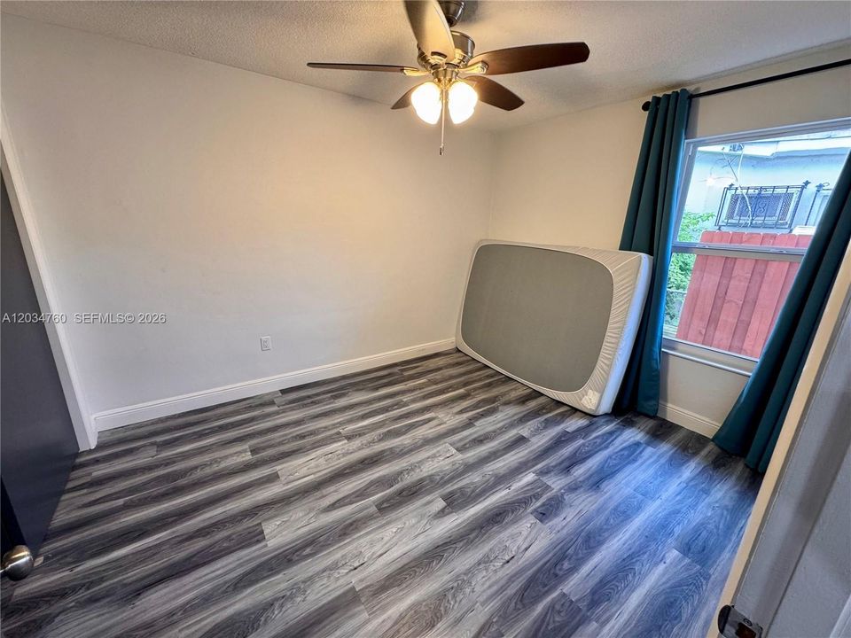 В аренду: $2,950 (2 спален, 1 ванн, 1000 Квадратных фут)