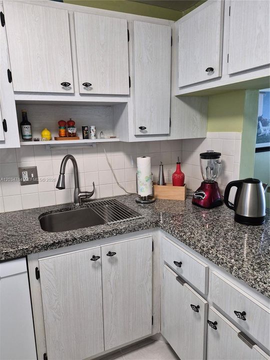 В аренду: $1,450 (1 спален, 1 ванн, 739 Квадратных фут)