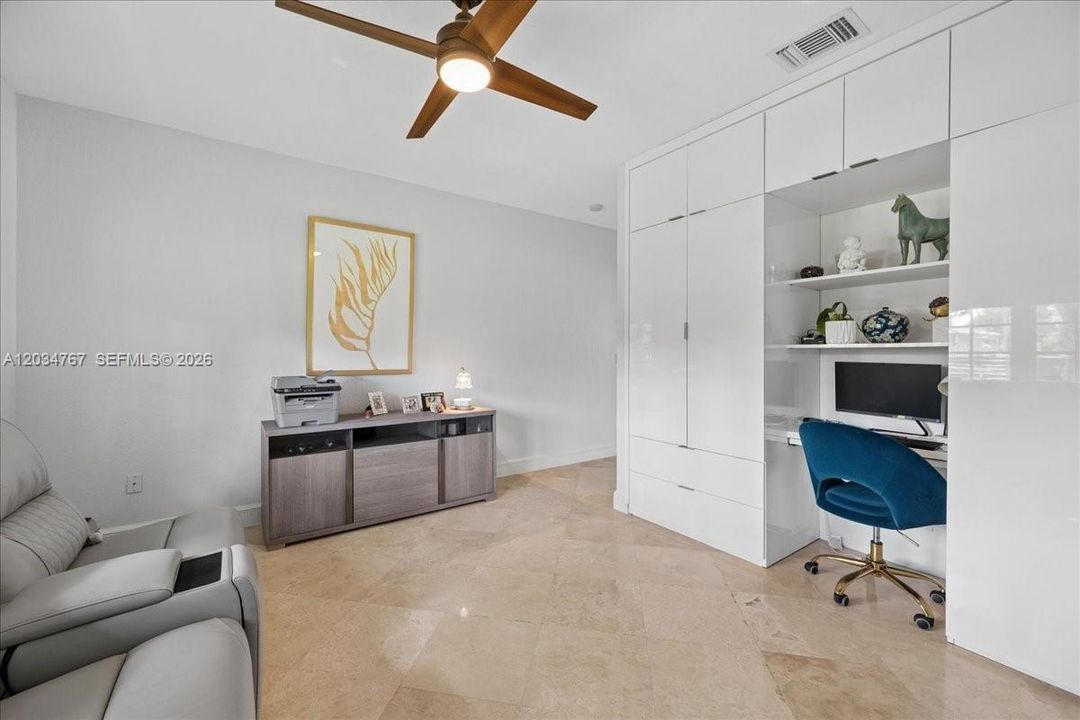 For Sale: $2,892,000 (5 beds, 6 baths, 3937 Square Feet)