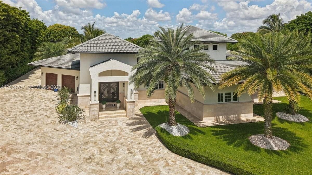 For Sale: $2,892,000 (5 beds, 6 baths, 3937 Square Feet)