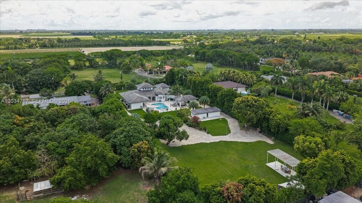 For Sale: $2,892,000 (5 beds, 6 baths, 3937 Square Feet)
