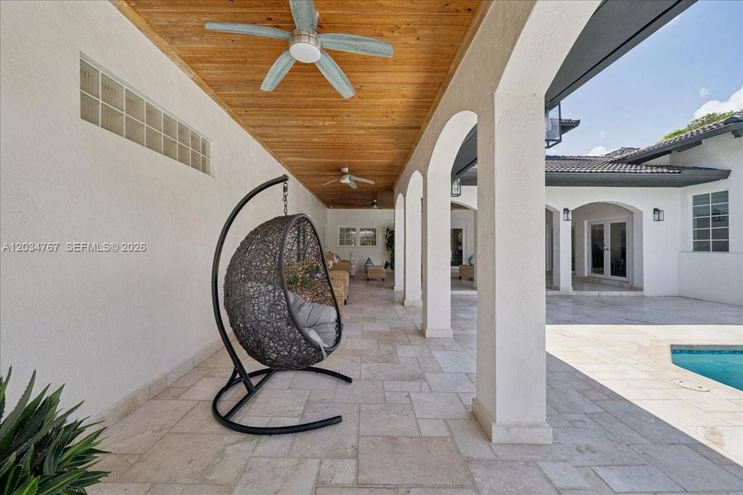 For Sale: $2,892,000 (5 beds, 6 baths, 3937 Square Feet)
