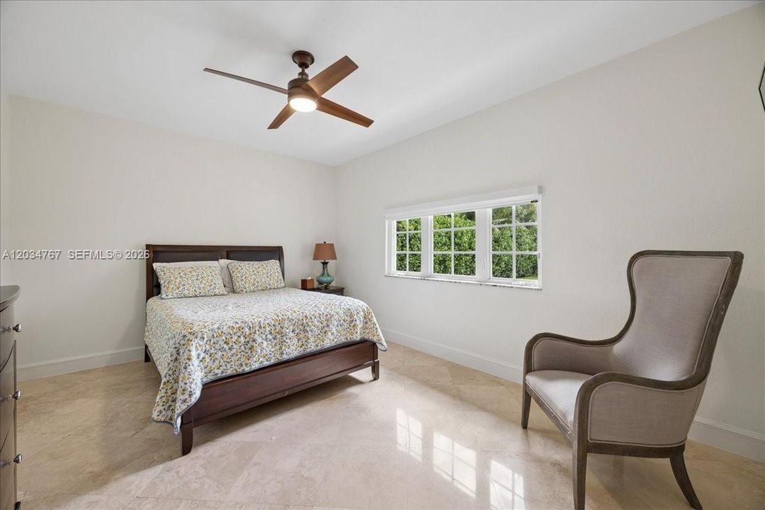 For Sale: $2,892,000 (5 beds, 6 baths, 3937 Square Feet)