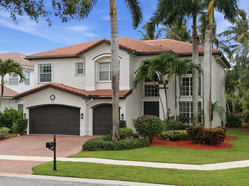 3 Car Garage