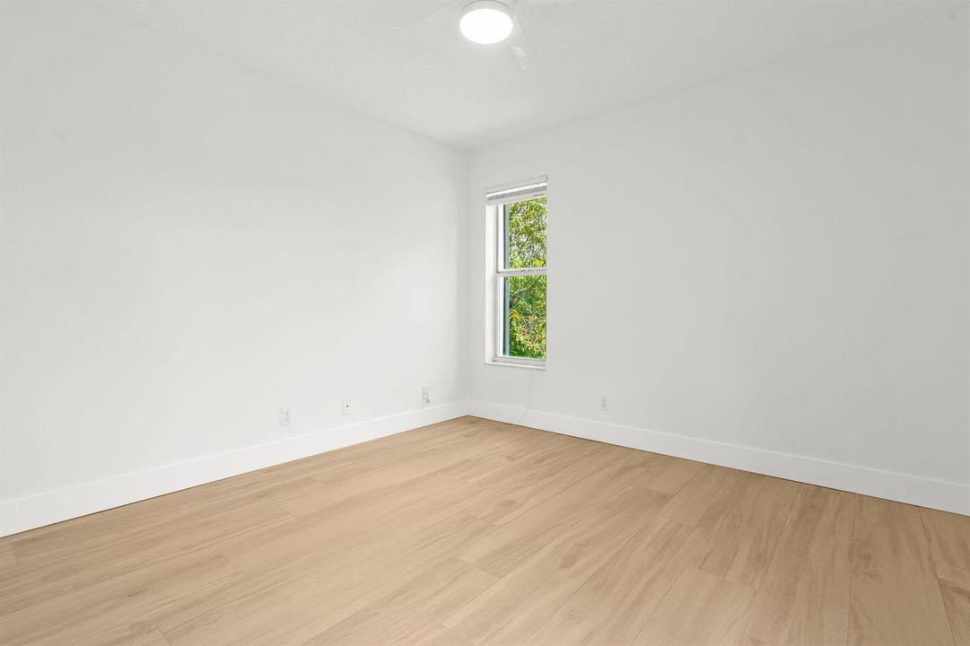23-web-or-mls-921-lakewood-ct