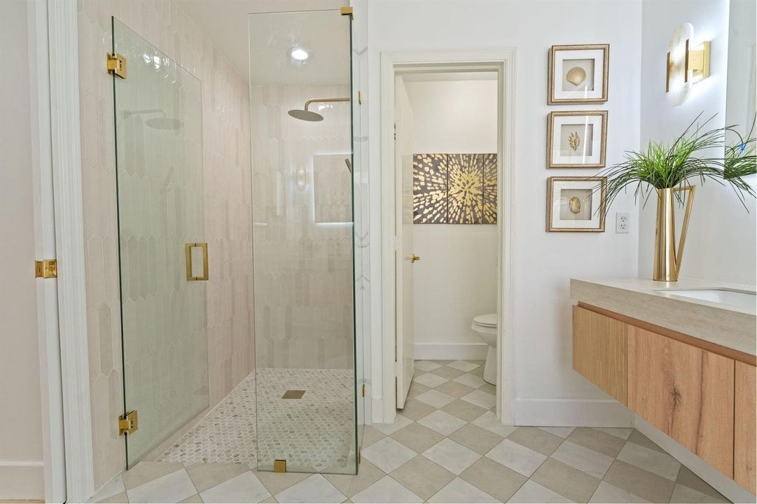 20-web-or-mls-921-lakewood-ct