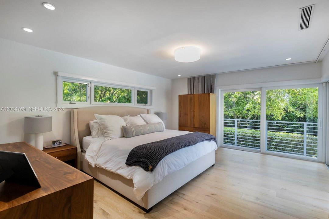 For Rent: $24,000 (4 beds, 3 baths, 4638 Square Feet)