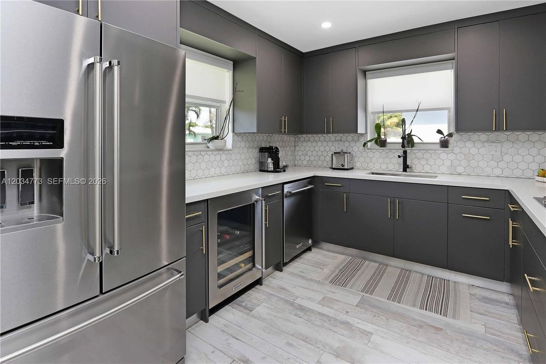 For Sale: $689,000 (3 beds, 2 baths, 1569 Square Feet)