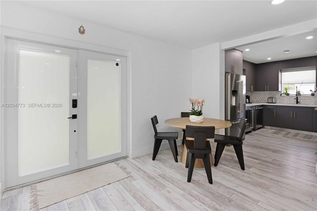 For Sale: $689,000 (3 beds, 2 baths, 1569 Square Feet)