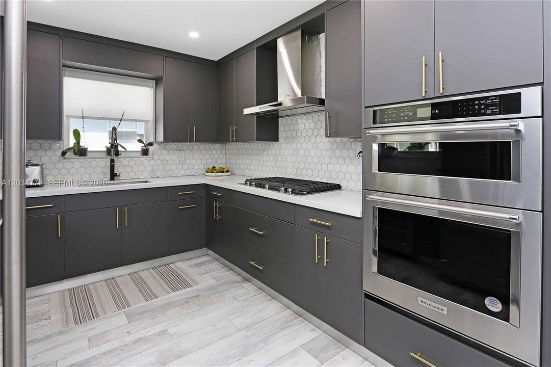 For Sale: $689,000 (3 beds, 2 baths, 1569 Square Feet)