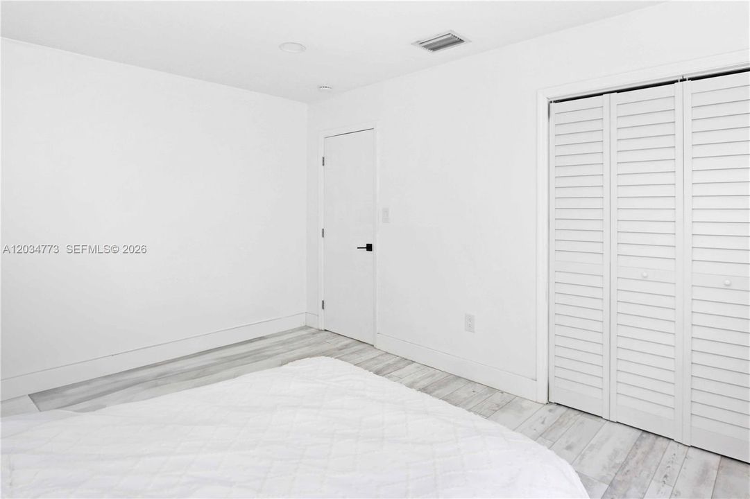 For Sale: $689,000 (3 beds, 2 baths, 1569 Square Feet)