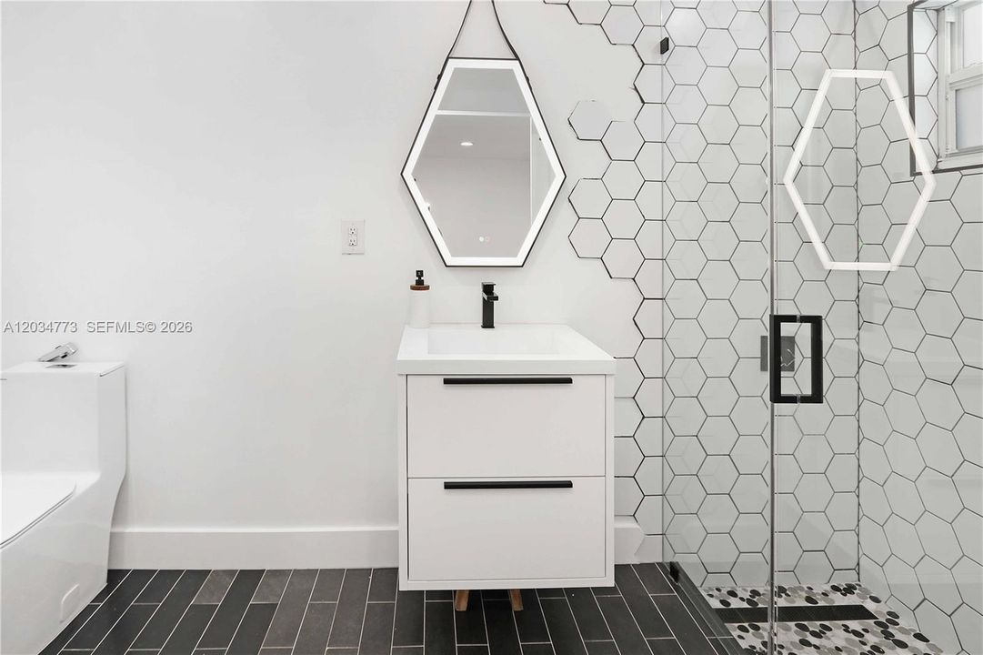 For Sale: $689,000 (3 beds, 2 baths, 1569 Square Feet)