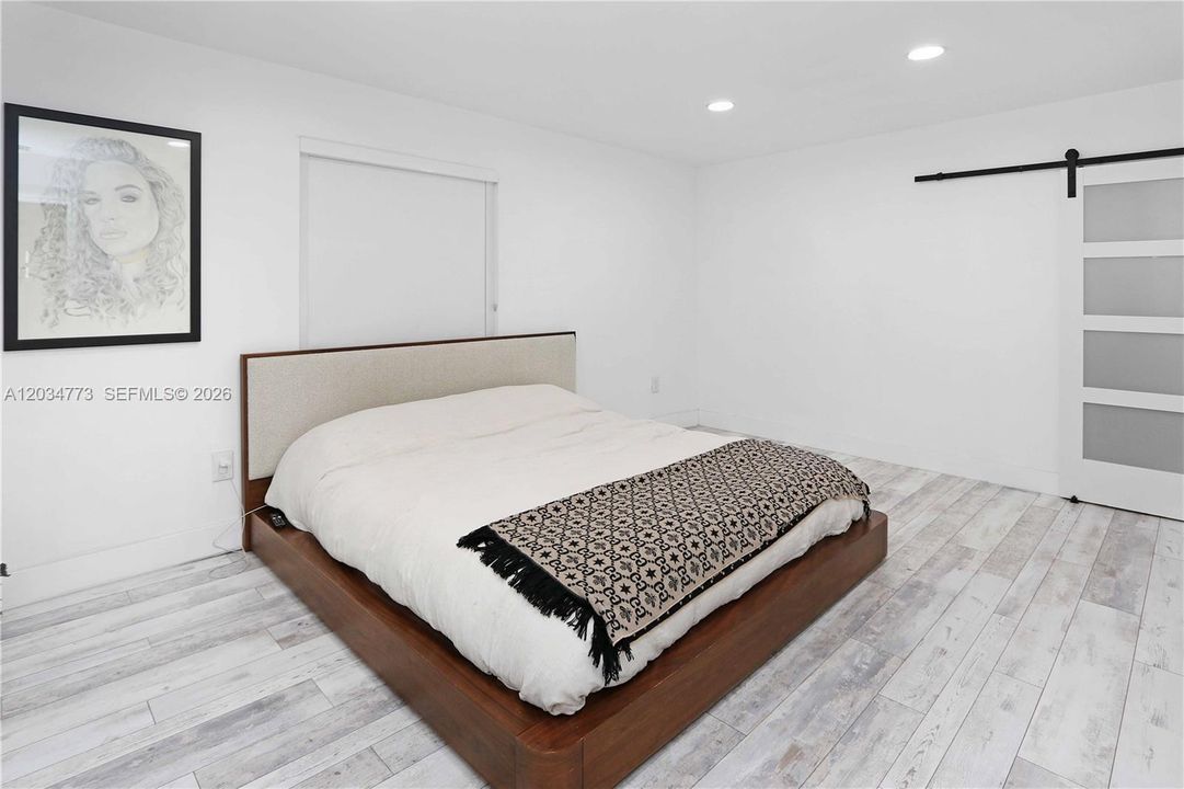 For Sale: $689,000 (3 beds, 2 baths, 1569 Square Feet)