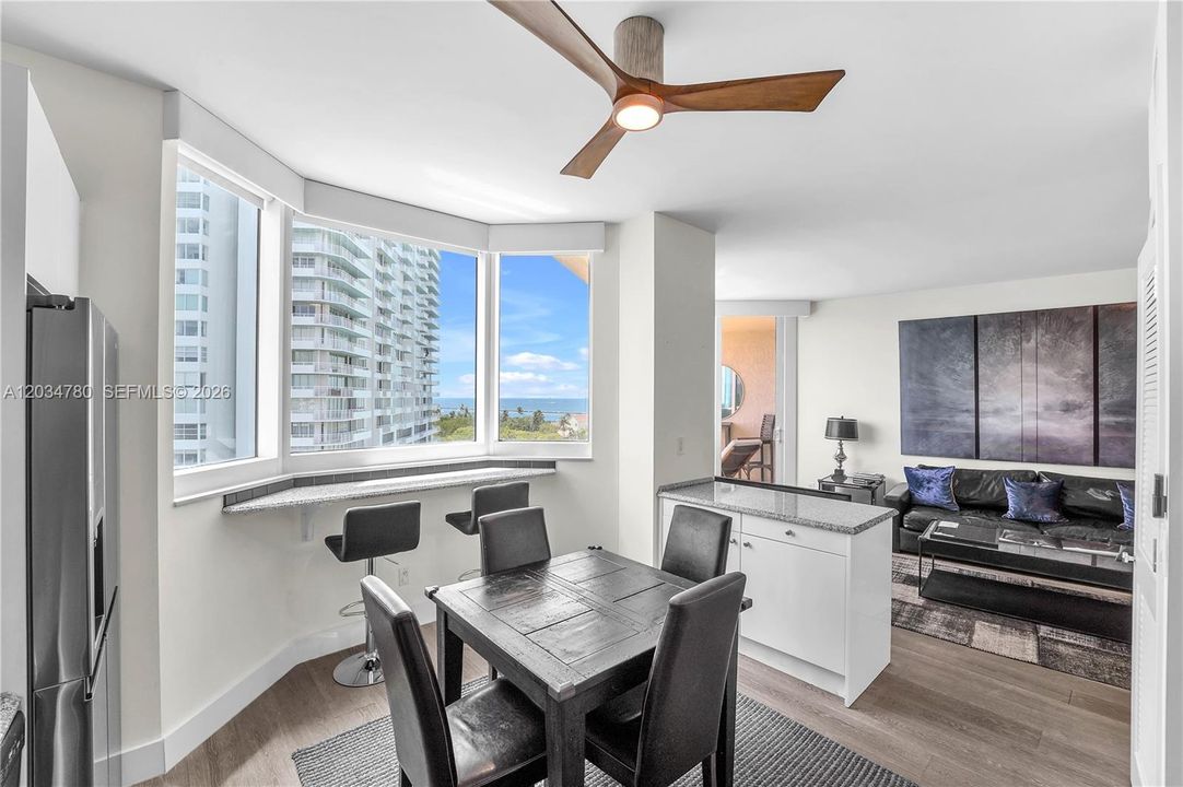For Rent: $5,950 (1 beds, 1 baths, 1090 Square Feet)